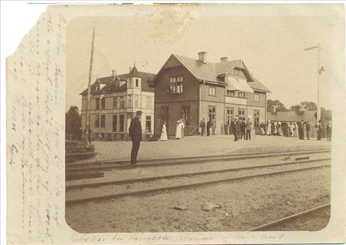 5. Järnvägsstationen  1903
