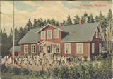 124. Skolbarn utanför skolan 1910