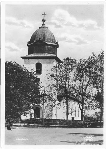31. Kyrkan från Torget 1935