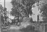 28. Gångväg framför kyrkan 1931